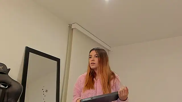 sofiarouge online show from 03/19/25, 02:16