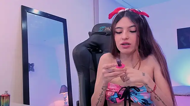 sofiarouge online show from 11/19/25, 08:09