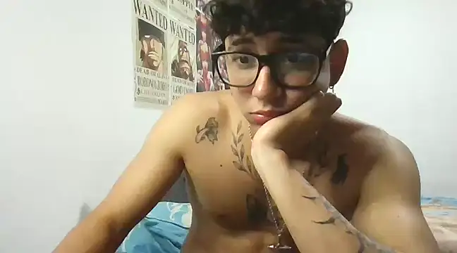 Snapshot of Dillom420 chatting on 03/10/25, 06:59 Dillom420 online show from 03/10/25, 06:59