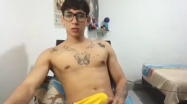 Snapshot of Dillom420 chatting on 03/11/25, 05:16 Dillom420 online show from 03/11/25, 05:16