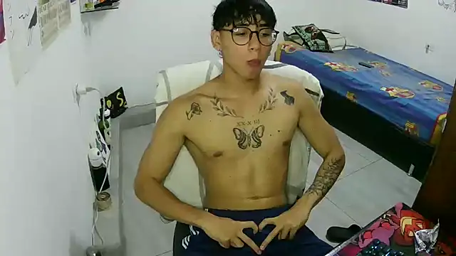 Snapshot of Dillom420 chatting on 10/09/25, 03:04 Dillom420 online show from 10/09/25, 03:04