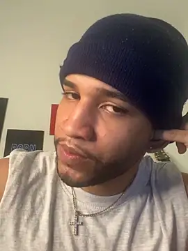 Snapshot of Hyuujhy chatting on 11/23/25, 08:03 Hyuujhy online show from 11/23/25, 08:03