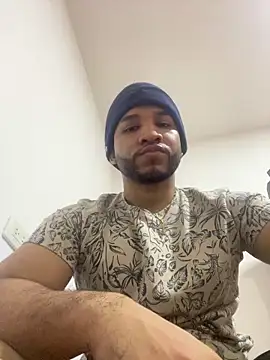 Snapshot of Hyuujhy chatting on 12/18/25, 07:25 Hyuujhy online show from 12/18/25, 07:25