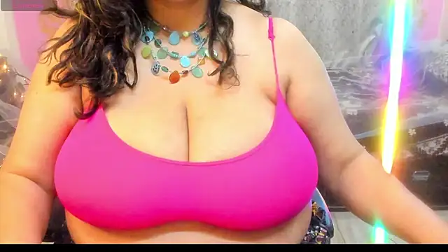 Snapshot of Gulabi_Queen chatting on 04/18/26, 07:07 Gulabi Queen online show from 04/18/26, 07:07