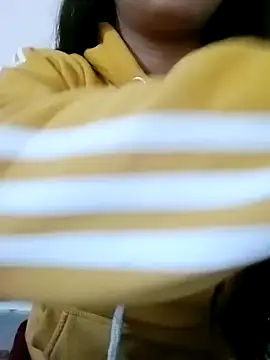 Snapshot of Arohi_is_Live chatting on 01/14/25, 05:08 Arohi is Live online show from 01/14/25, 05:08