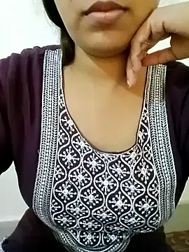 Snapshot of Arohi_is_Live chatting on 01/15/25, 09:02 Arohi is Live online show from 01/15/25, 09:02