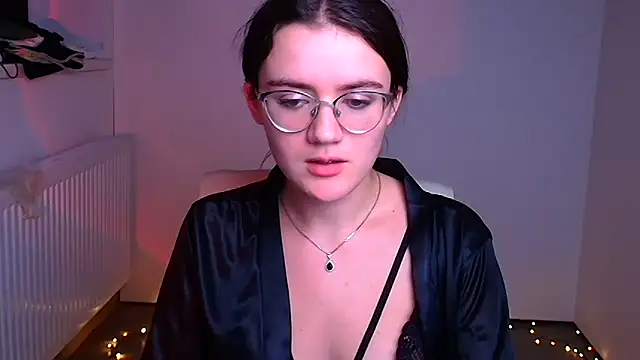 Snapshot of Josephine_jo chatting on 12/22/24, 01:01 Josephine jo online show from 12/22/24, 01:01