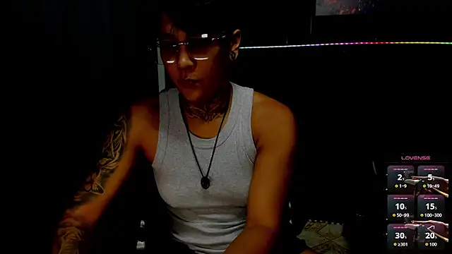 ZhoeStrong online show from 10/27/25, 10:14