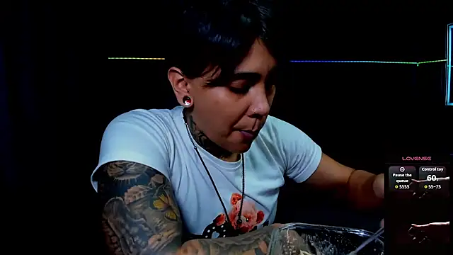 ZhoeStrong online show from 11/28/25, 10:01