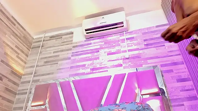 ebony march online show from 11/22/25, 06:18