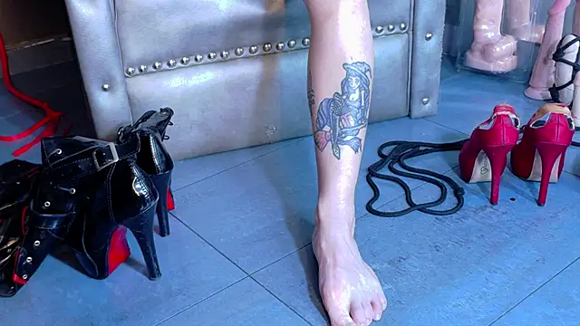 LusstCruella online show from 11/05/25, 07:25