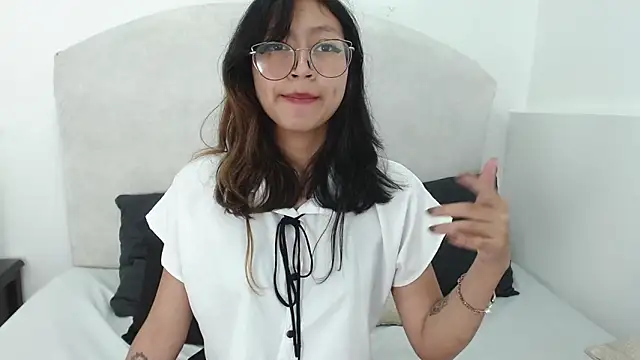 Snapshot of Yommi_Winx chatting on 12/18/24, 05:26 Yommi Winx online show from 12/18/24, 05:26