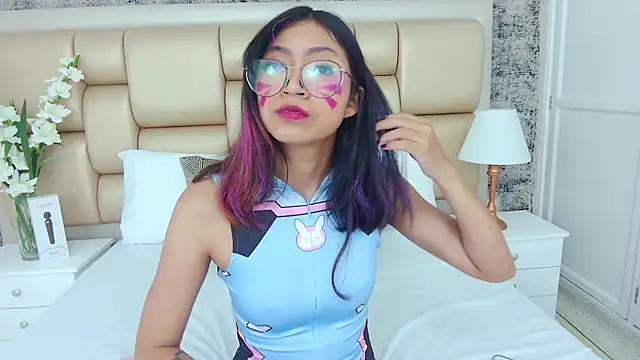 Snapshot of Yommi_Winx chatting on 12/23/24, 07:52 Yommi Winx online show from 12/23/24, 07:52