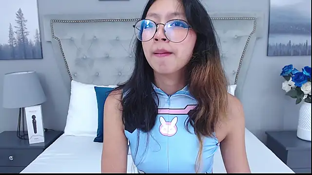 Snapshot of Yommi_Winx chatting on 03/04/25, 10:05 Yommi Winx online show from 03/04/25, 10:05