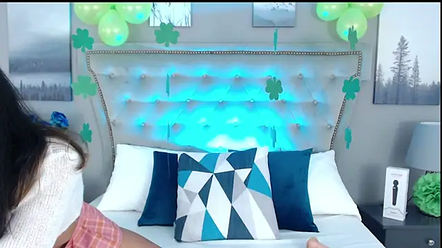 Snapshot of Yommi_Winx chatting on 03/17/25, 11:54 Yommi Winx online show from 03/17/25, 11:54