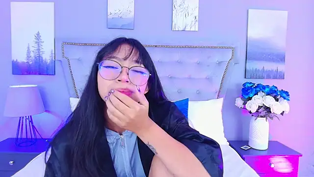 Snapshot of Yommi_Winx chatting on 10/04/25, 01:14 Yommi Winx online show from 10/04/25, 01:14