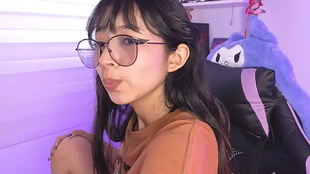 Snapshot of Yommi_Winx chatting on 11/08/25, 09:02 Yommi Winx online show from 11/08/25, 09:02