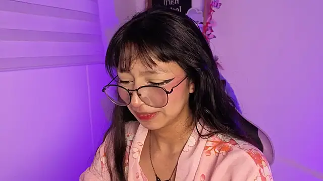 Snapshot of Yommi_Winx chatting on 12/04/25, 03:49 Yommi Winx online show from 12/04/25, 03:49