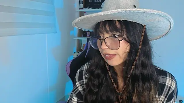 Snapshot of Yommi_Winx chatting on 01/16/26, 07:34 Yommi Winx online show from 01/16/26, 07:34