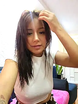 Snapshot of Lau1127 chatting on 02/23/26, 01:30 Lau1127 online show from 02/23/26, 01:30