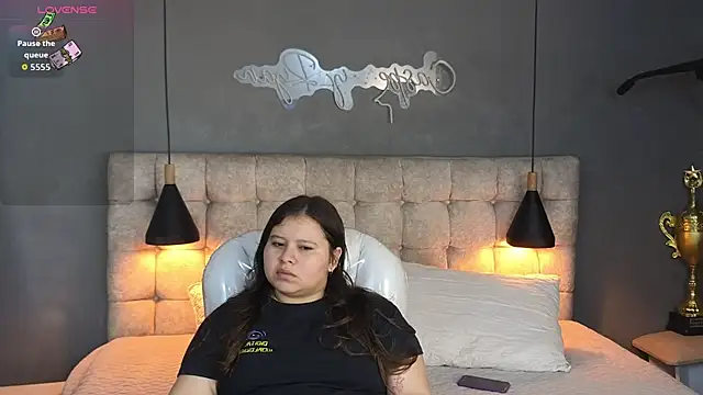 Laia and Aloby online show from 09/24/25, 10:24