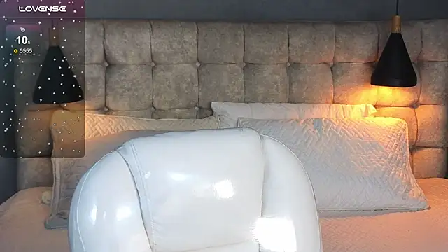 Laia and Aloby online show from 11/22/25, 10:31