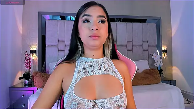 Snapshot of _SofiaCortez_ chatting on 01/03/25, 01:14 SofiaCortez online show from 01/03/25, 01:14