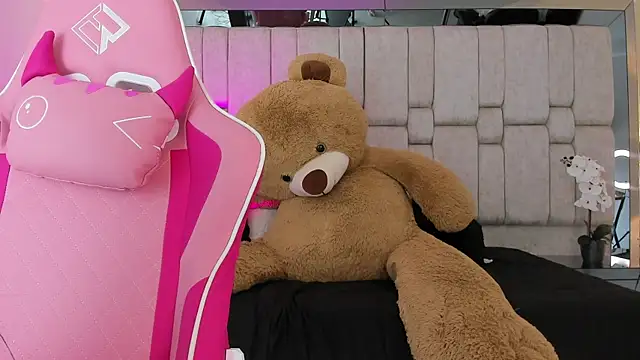 Snapshot of _SofiaCortez_ chatting on 02/03/25, 03:38 SofiaCortez online show from 02/03/25, 03:38