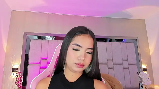 Snapshot of _SofiaCortez_ chatting on 02/08/25, 12:06 SofiaCortez online show from 02/08/25, 12:06