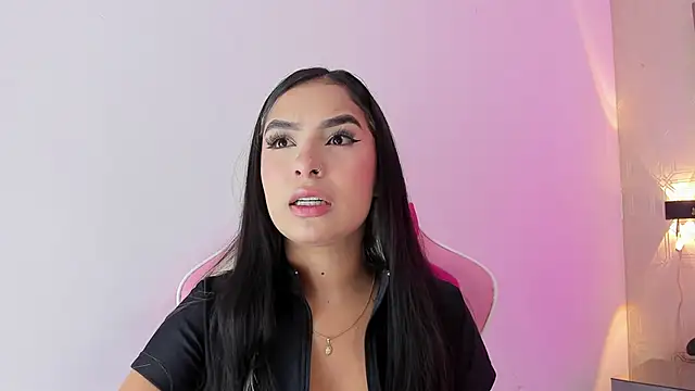 Snapshot of _SofiaCortez_ chatting on 02/12/25, 07:45 SofiaCortez online show from 02/12/25, 07:45