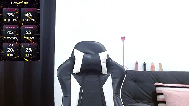 Kiara-Rider online show from 09/23/25, 03:59