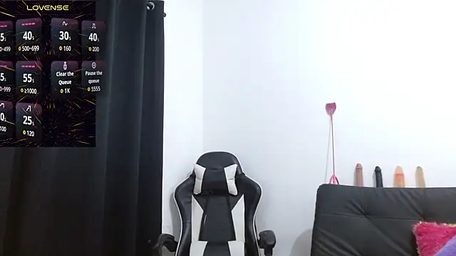 Kiara-Rider online show from 10/28/25, 04:38