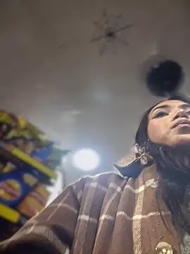 Nikol Rang   online show from 10/23/25, 10:52