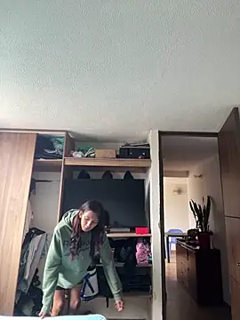 Nikol Rang   online show from 11/19/25, 02:50