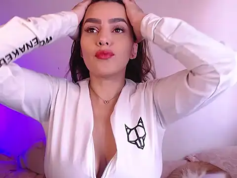 Lu perez online show from 10/27/25, 07:07