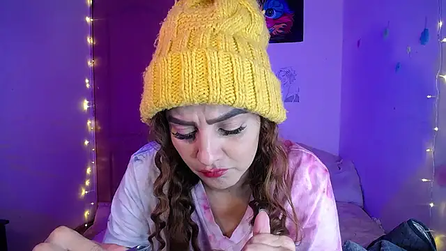 Snapshot of Lu_perez chatting on 12/22/25, 03:36 Lu perez online show from 12/22/25, 03:36