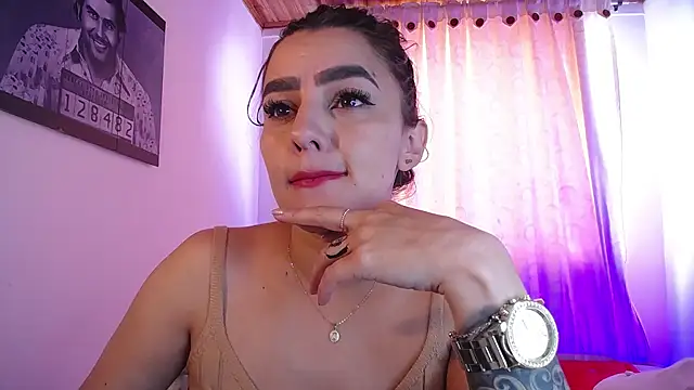 Snapshot of Lu_perez chatting on 01/15/26, 05:16 Lu perez online show from 01/15/26, 05:16