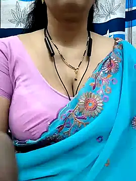 Snapshot of bhuvana555 chatting on 12/18/24, 04:20 bhuvana555 online show from 12/18/24, 04:20