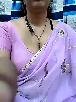 Snapshot of bhuvana555 chatting on 01/25/25, 04:34 bhuvana555 online show from 01/25/25, 04:34