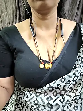 Snapshot of bhuvana555 chatting on 04/05/26, 05:21 bhuvana555 online show from 04/05/26, 05:21