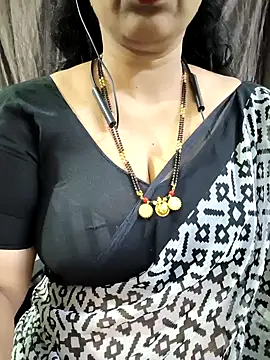 Snapshot of bhuvana555 chatting on 05/10/26, 03:44 bhuvana555 online show from 05/10/26, 03:44