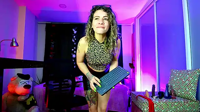 oriana thomson2 online show from 02/10/25, 08:42