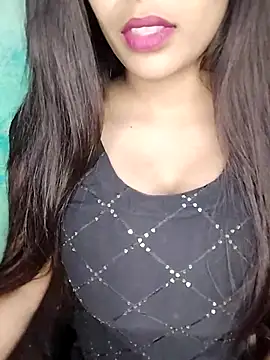 Snapshot of Sreya213 chatting on 11/02/25, 09:11 Sreya213 online show from 11/02/25, 09:11