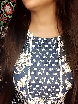 Snapshot of Sreya213 chatting on 03/18/26, 06:44 Sreya213 online show from 03/18/26, 06:44