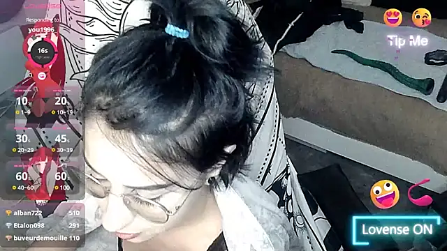 LisandreLaVenale online show from 01/21/25, 12:36