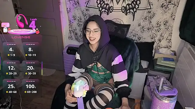 Snapshot of LisandreLaVenale chatting on 03/03/26, 09:42 LisandreLaVenale online show from 03/03/26, 09:42