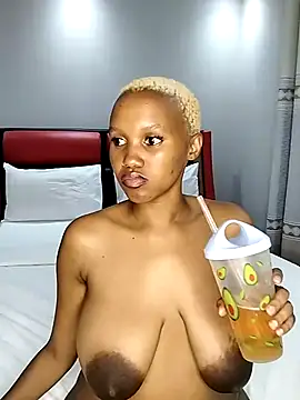 Snapshot of Sego_TeeTee chatting on 03/15/25, 11:28 Sego TeeTee online show from 03/15/25, 11:28