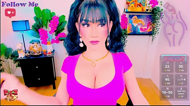 Snapshot of TwittyGirL9inch_exotic chatting on 11/15/25, 02:35 TwittyGirL9inch exotic online show from 11/15/25, 02:35