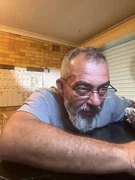 Snapshot of ausbod chatting on 12/15/24, 02:37 ausbod online show from 12/15/24, 02:37