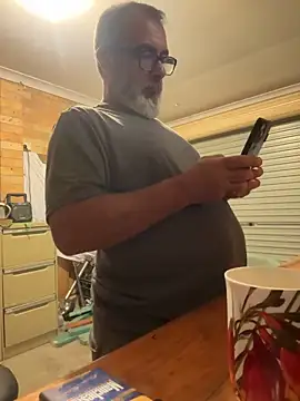 Snapshot of ausbod chatting on 12/27/24, 12:23 ausbod online show from 12/27/24, 12:23